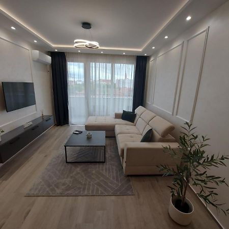 Ferienwohnung Kat Apartman Subotica Exterior foto