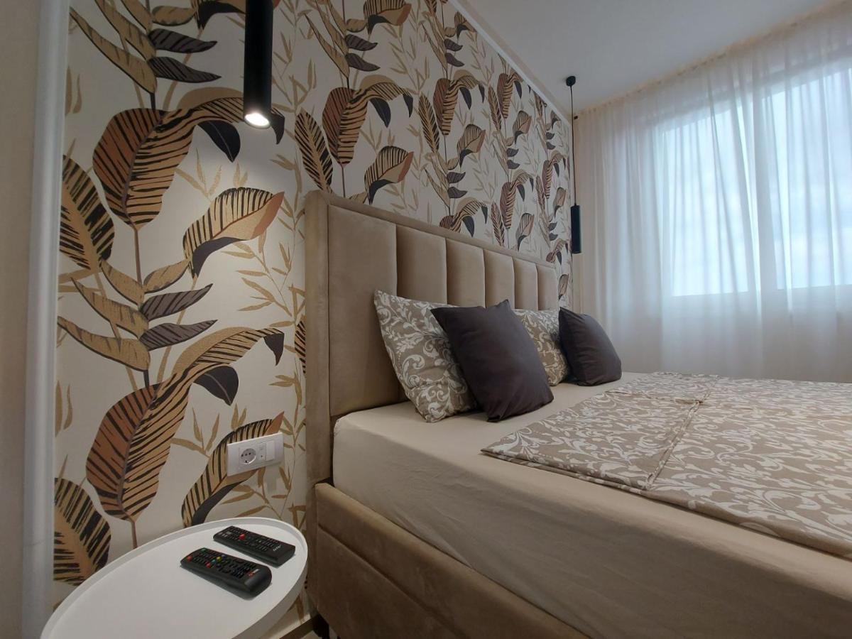 Ferienwohnung Kat Apartman Subotica Exterior foto